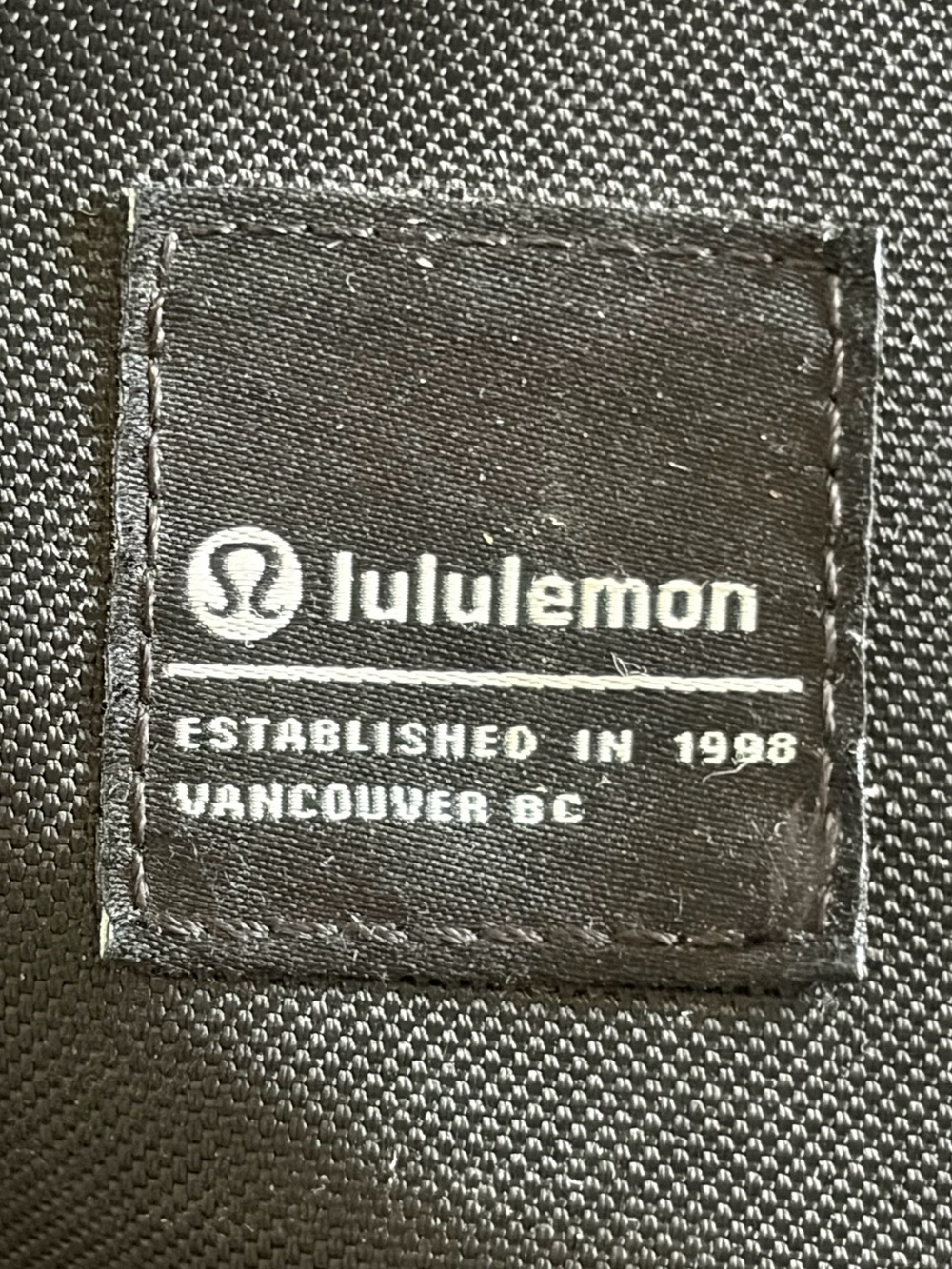 Lululemon LiftOS Commuter Backpack Black 20L | Travel Work Gym Bag - Picture 3 of 15